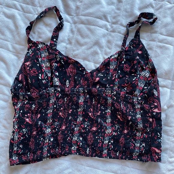 Hollister Patterned Crop Top - Picture 3 of 3